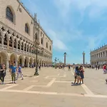 1 Bedroom Amazing In *